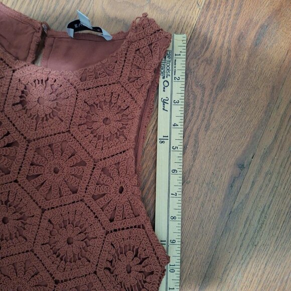 Evereve Brooklyn Crochet Dress brown brick Fall Cocktail Dress pockets Size X - Picture 8 of 8